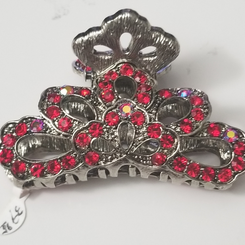 Crystal Encrusted Metal Claw Clamp Barrette